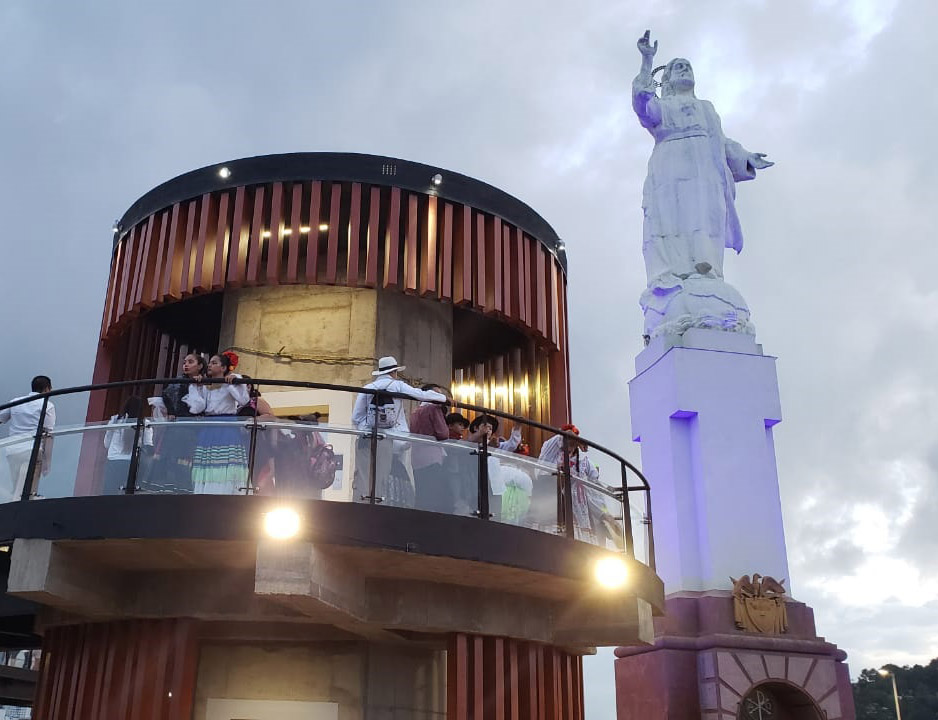 La imagen de Cristo Redentor mide 25 metros