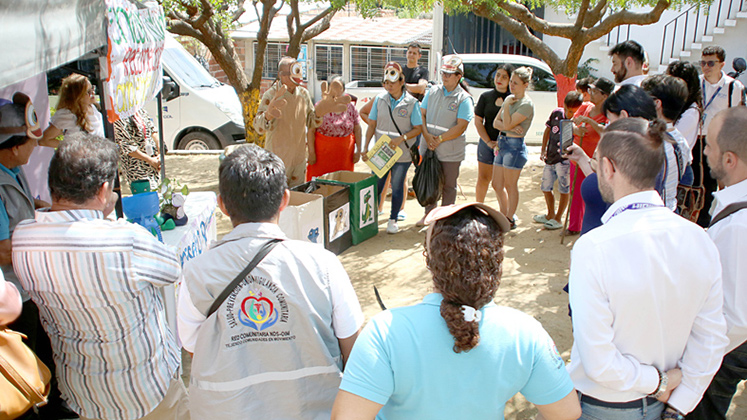 Los vecinos del barrio San José pintaron, sembraron plantas, limpiaron espacios y aprendieron sobre reciclaje y prevención del dengue.