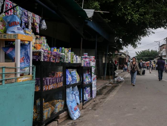En las calles se observan todo tipo de producto colombiano