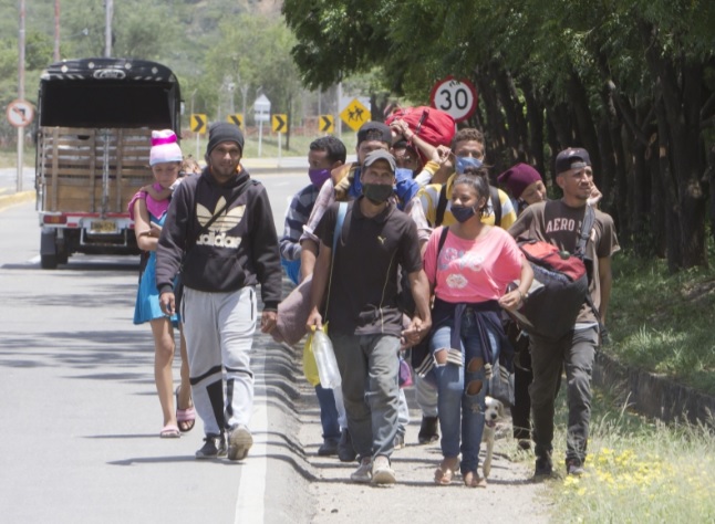 Diariamente llegan a Colombia cientos de personas provenientes de Venezuela  