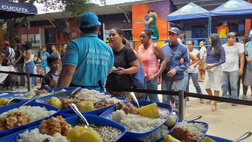 Estos comedores son apoyados por el Programa Mundial de Alimentos y otras organizaciones internacionales.