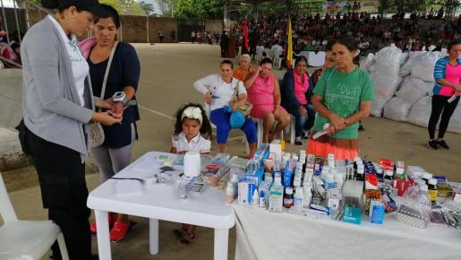 En actividades especiales brindan atención espiritual y entrega de medicamentos 