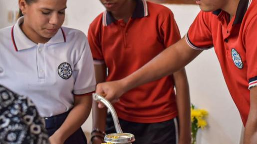 Los niños y jóvenes de la institución educativa Villa del Rosario participaron