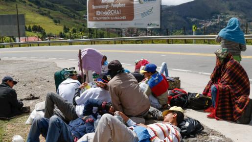 Cientos de migrantes venezolanos se han desplazado hasta la frontera en Cúcuta.