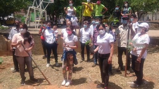 Familias venezolanas y retornados colombianos participan en la actividad con un mensaje para la siembra de nuevos valores.