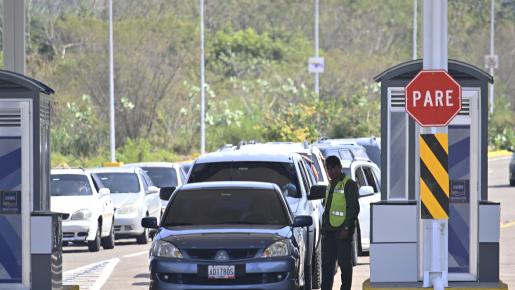 La decisión es para que los conductores preparan los documentos necesarios para el paso. 