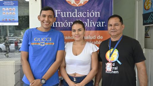 Tres venezolanos que ayudan a migrantes