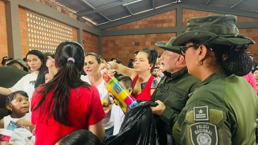 Policía Antinarcóticos-Altos de Bellavista-navidad