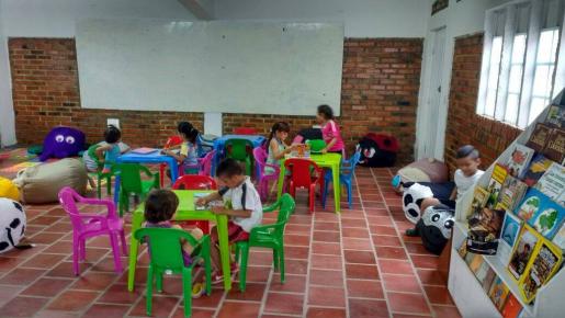 La ludoteca, capacitada para atender 235 niños y niñas, permanece cerrada