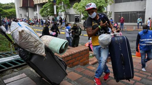 Los migrantes han acudido a la frontera para regresar a Venezuela