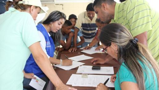 Verificación de los documentos de los retornados venezolanos en Cúcuta 