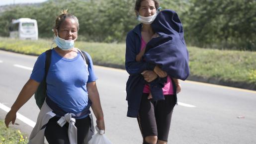 Más de 350 diariamente caminan en la ruta Cúcuta-Bucaramanga.